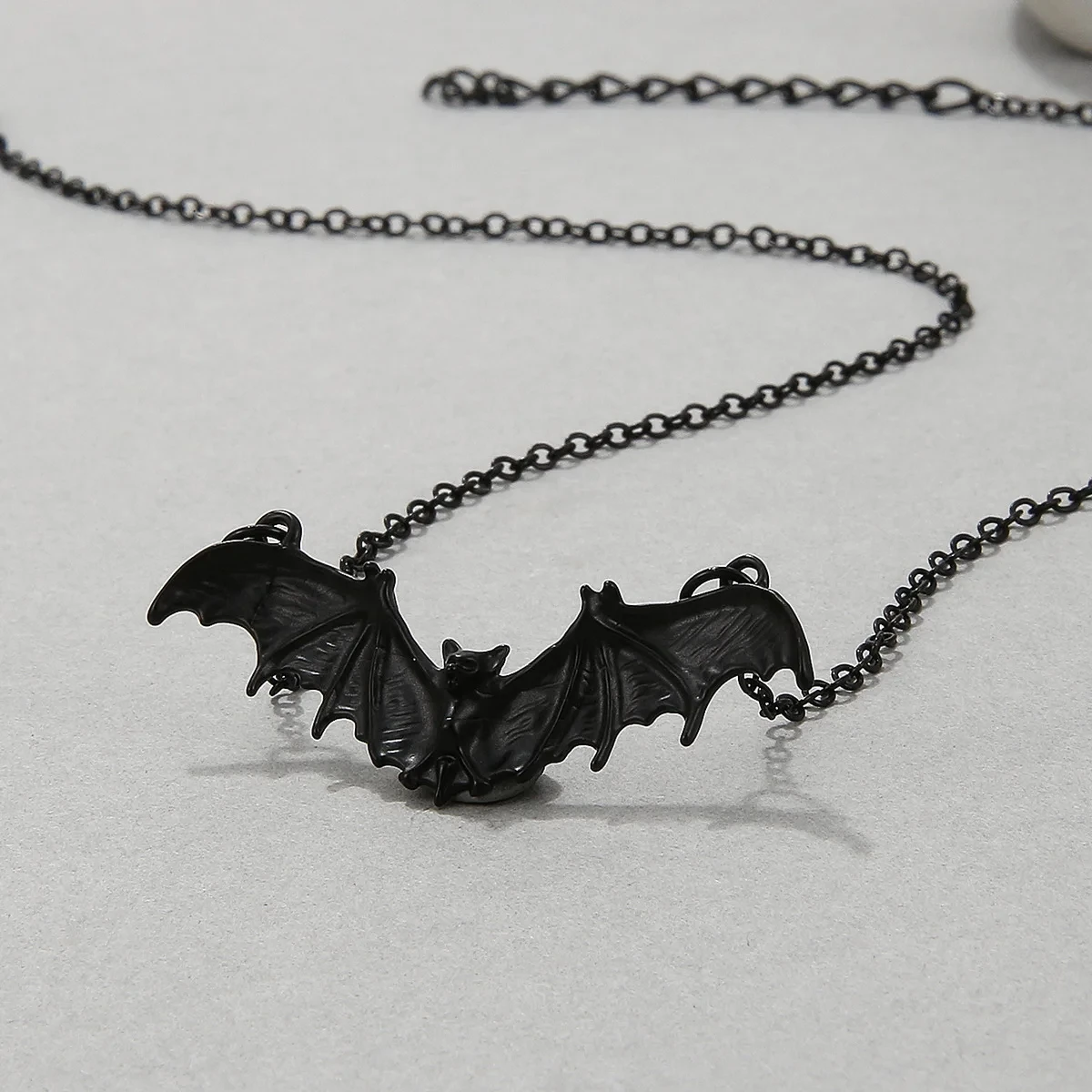 Men and Women's Retro Punk Bat - Men Accessories Neck Chain recension och pris